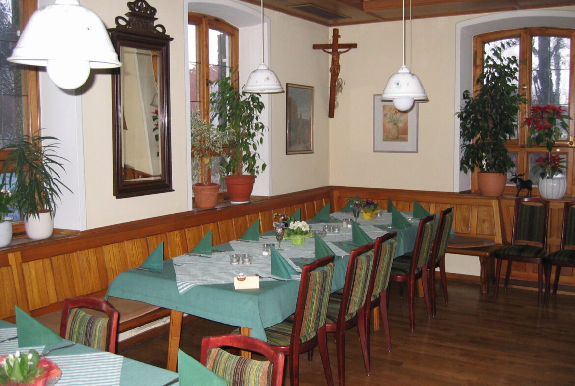 IMG_0613 Gepflegter Gasthof sucht Wirt.