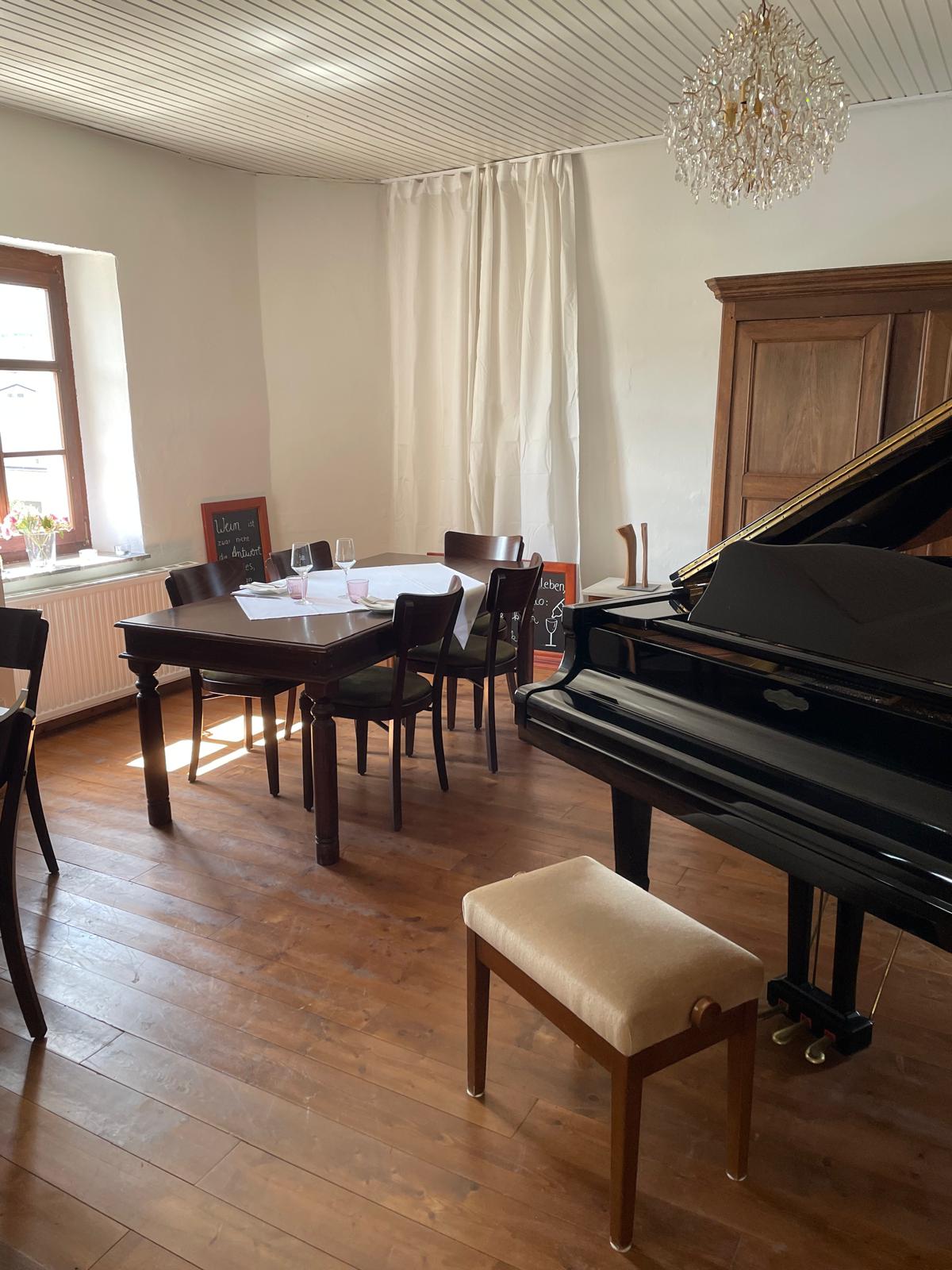Traditionsreiches Restaurant mit ✏ Charme & Neubau-Komfort – in Trierweiler in der Grenznähe Luxemburg