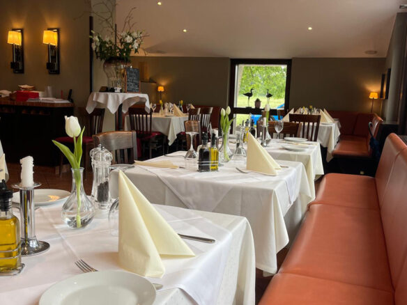 Attraktives Restaurant mit Wintergarten und großer Außengastronomie zu verpachten
