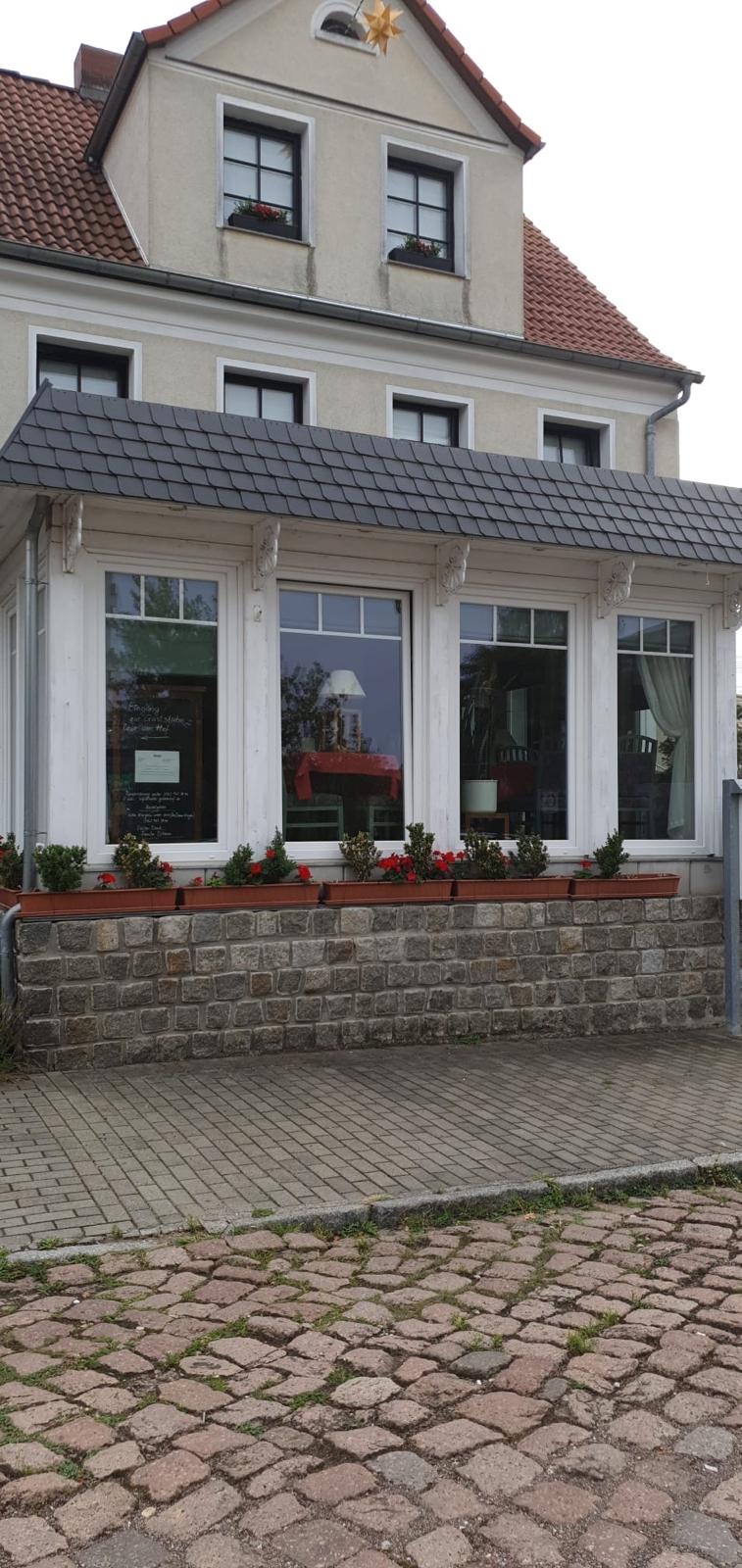 Fassade Vielseitig nutzbare Immobilie im Gastgewerbe mit Hotelzimmern, Restaurant und Festsaal in Halle-Saale