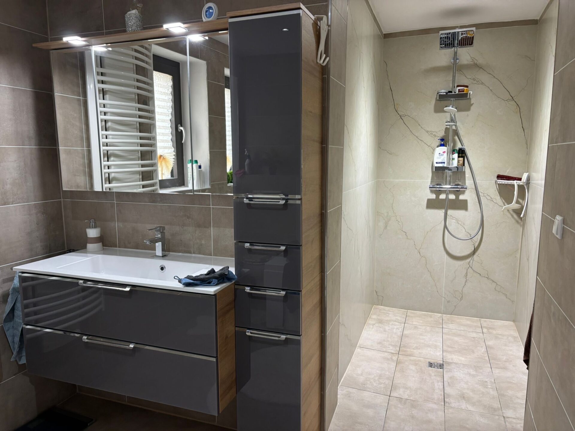 Badezimmer (2) Gut laufende Gastronomie mit drei Wohneinheiten im Oberpfälzer Wald, Bayern