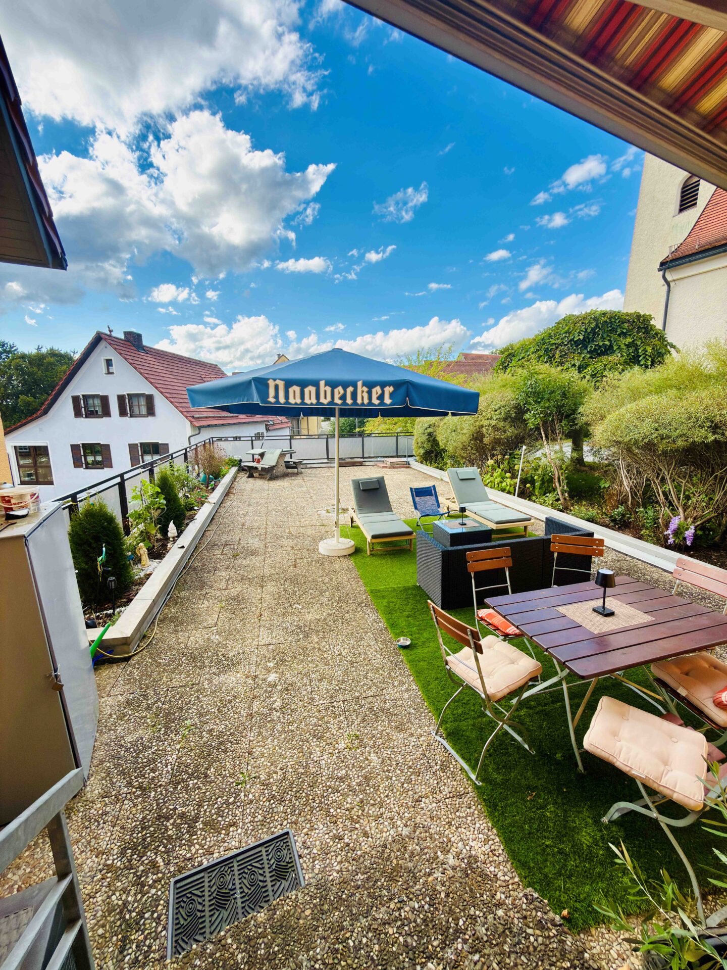 Terrasse Hauptwohnung (1) Gut laufende Gastronomie mit drei Wohneinheiten im Oberpfälzer Wald, Bayern